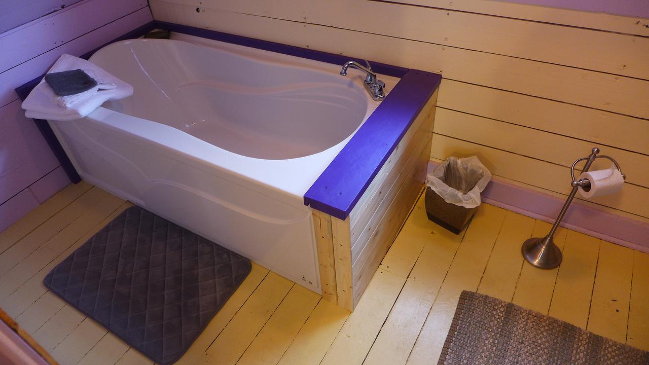 Mountain Thyme Getaway Hotel Barkerville ภายนอก รูปภาพ